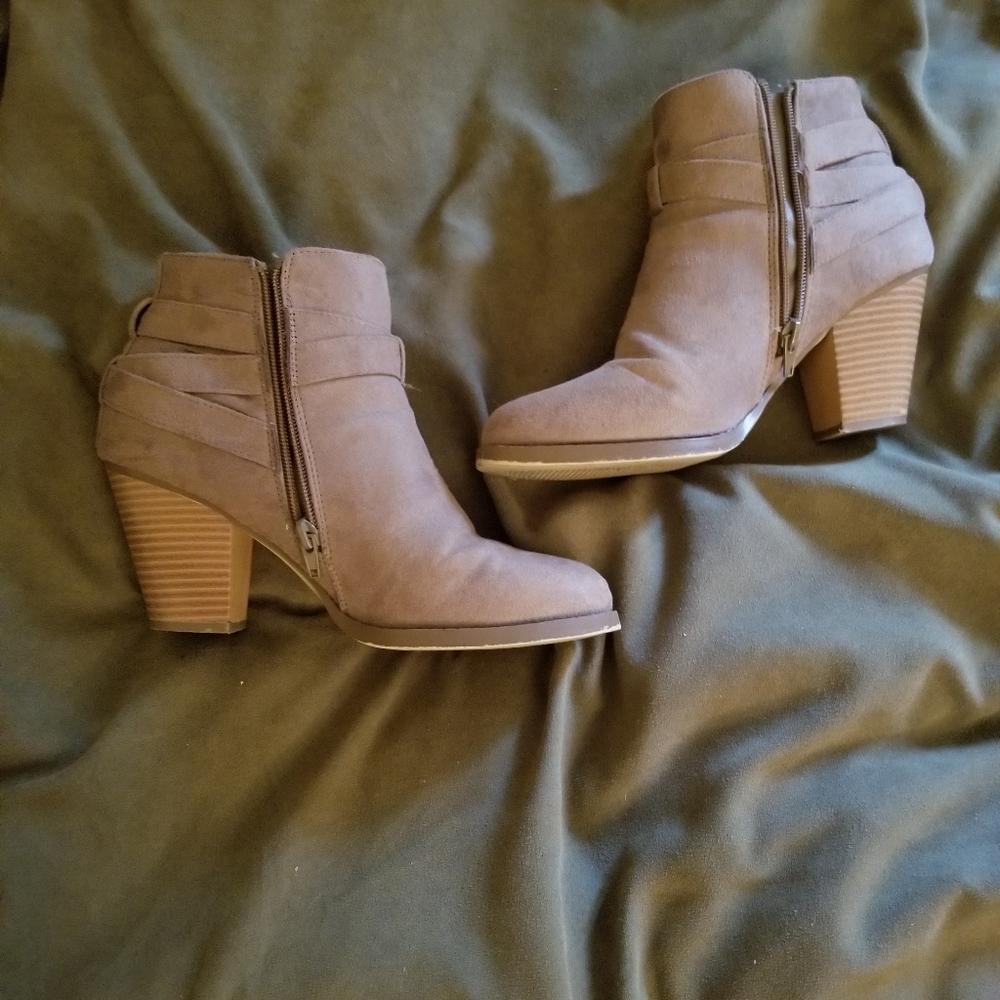 Women's Suede Ankle Boots - Taupe